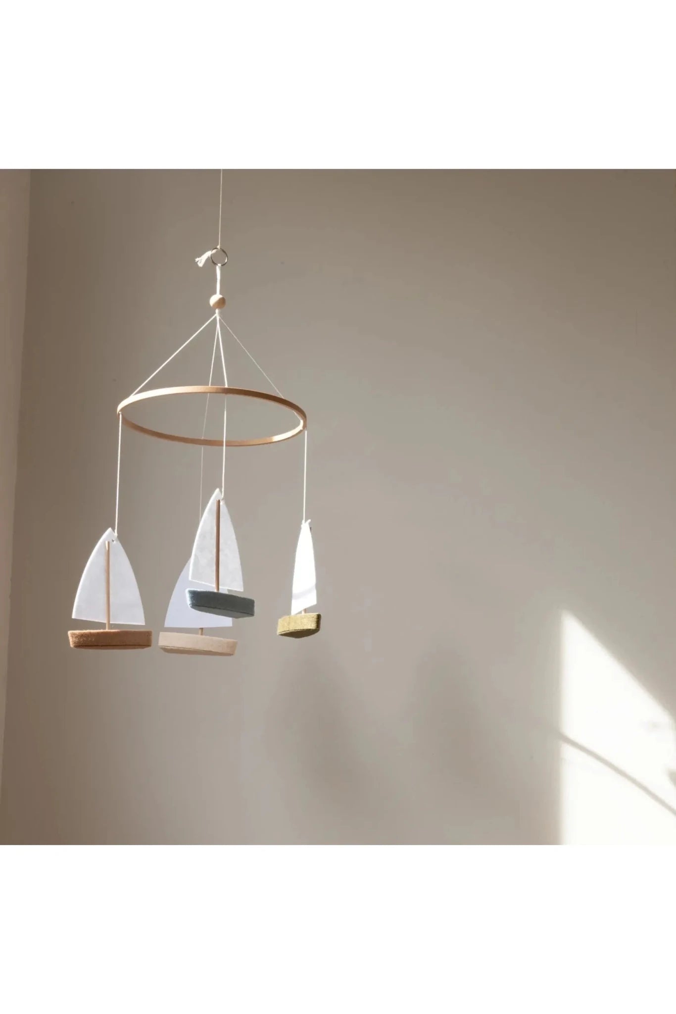 Mobile Boat baby mobile van KAS Kopenhagen | Kids Conceptstore Le Fanfare