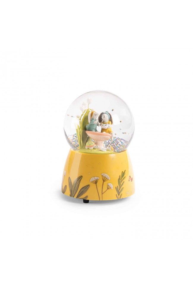 Muzikale sneeuwbol - Trois Petits Lapins van Moulin Roty | Kids Conceptstore Le Fanfare