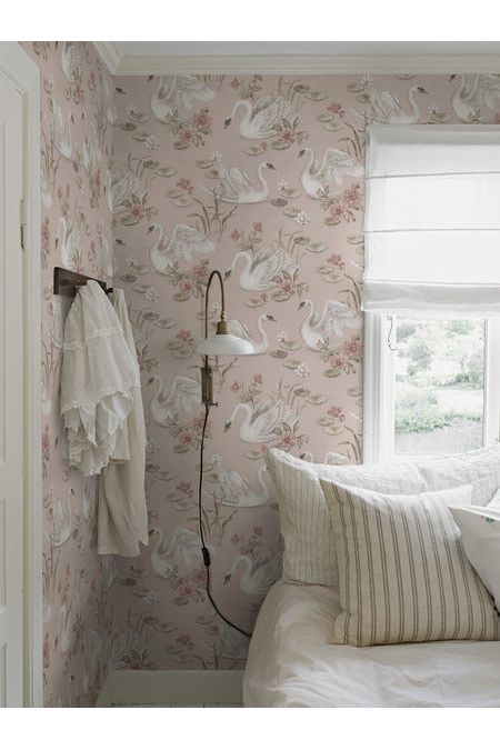Newbie Wallpaper - Lily Swan - Pink van Boråstapeter | Kids Conceptstore Le Fanfare