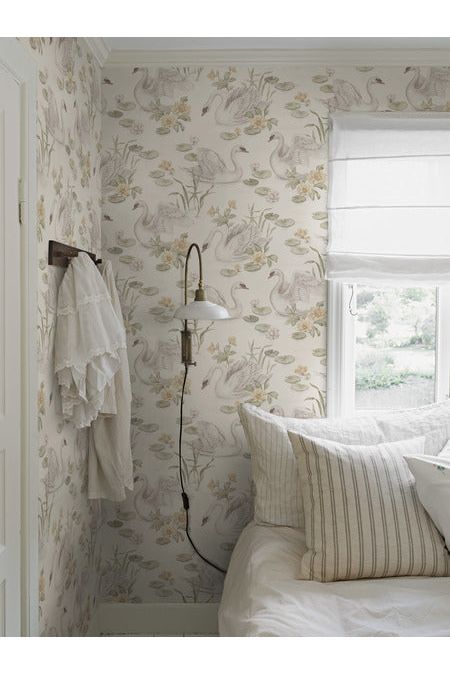 Newbie Wallpaper - Lily Swan - White van Boråstapeter | Kids Conceptstore Le Fanfare