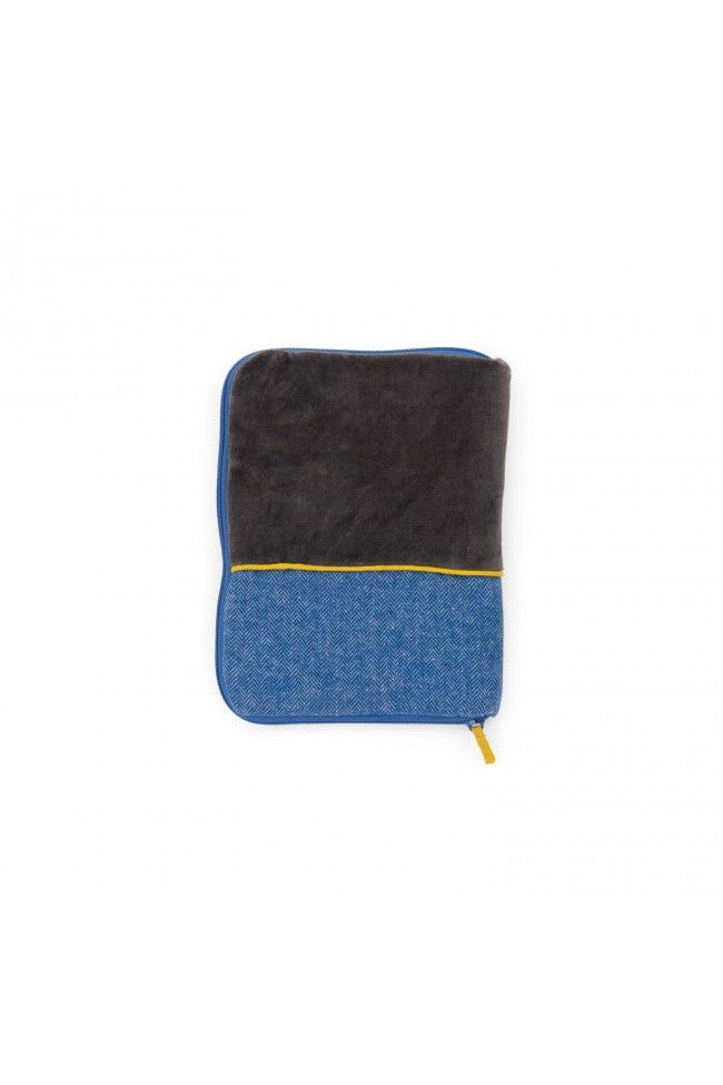 Omslag inentingsboekje Puce & Pilou van Moulin Roty | Kids Conceptstore Le Fanfare
