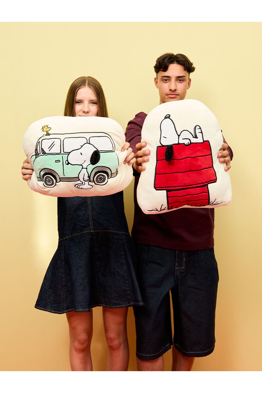 Peanuts Doghouse Pillow van BON TON TOYS | Kids Conceptstore Le Fanfare