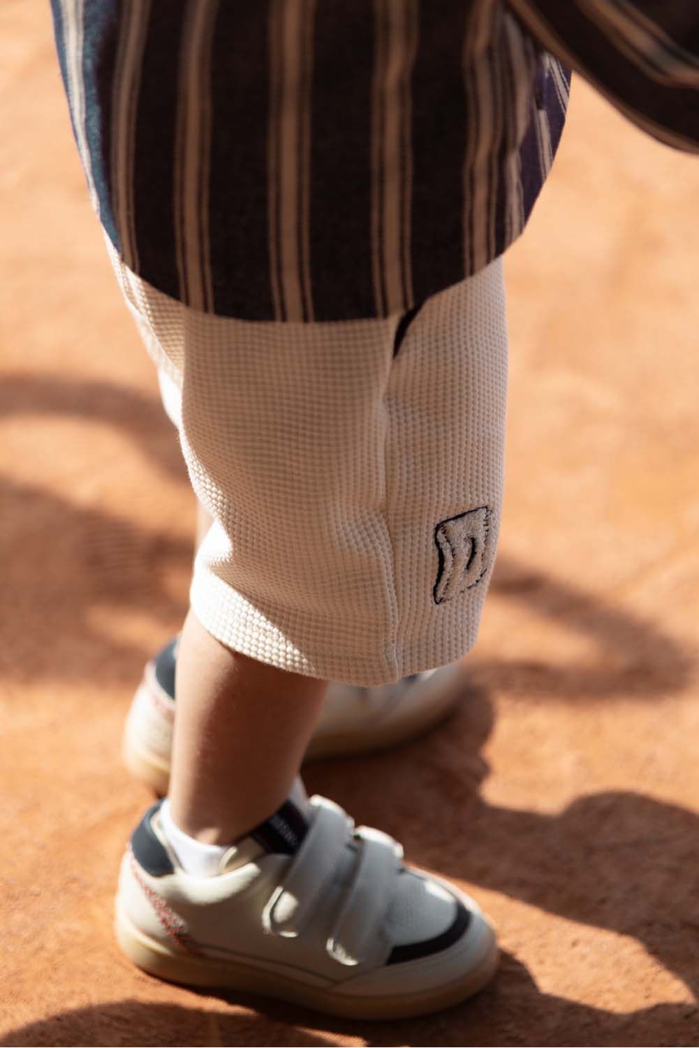 Petar Shorts - Warm White van Donsje Amsterdam | Kids Conceptstore Le Fanfare