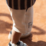 Petar Shorts - Warm White van Donsje Amsterdam | Kids Conceptstore Le Fanfare