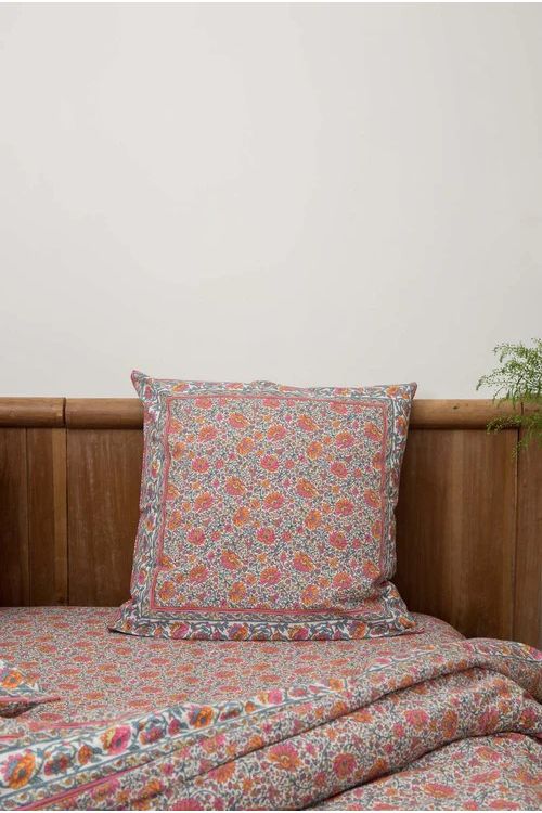 Pillow Case Valerie Ivory Winter Garden 40x40 van Louise Misha | Kids Conceptstore Le Fanfare