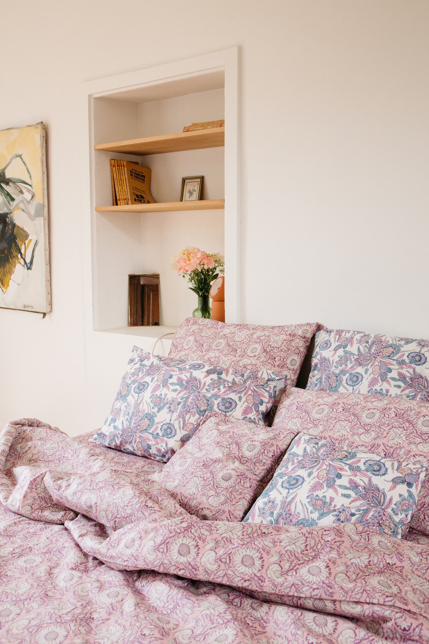 Pillow Case Valerie Pink Daisy Garden 50x70 van Louise Misha | Kids Conceptstore Le Fanfare