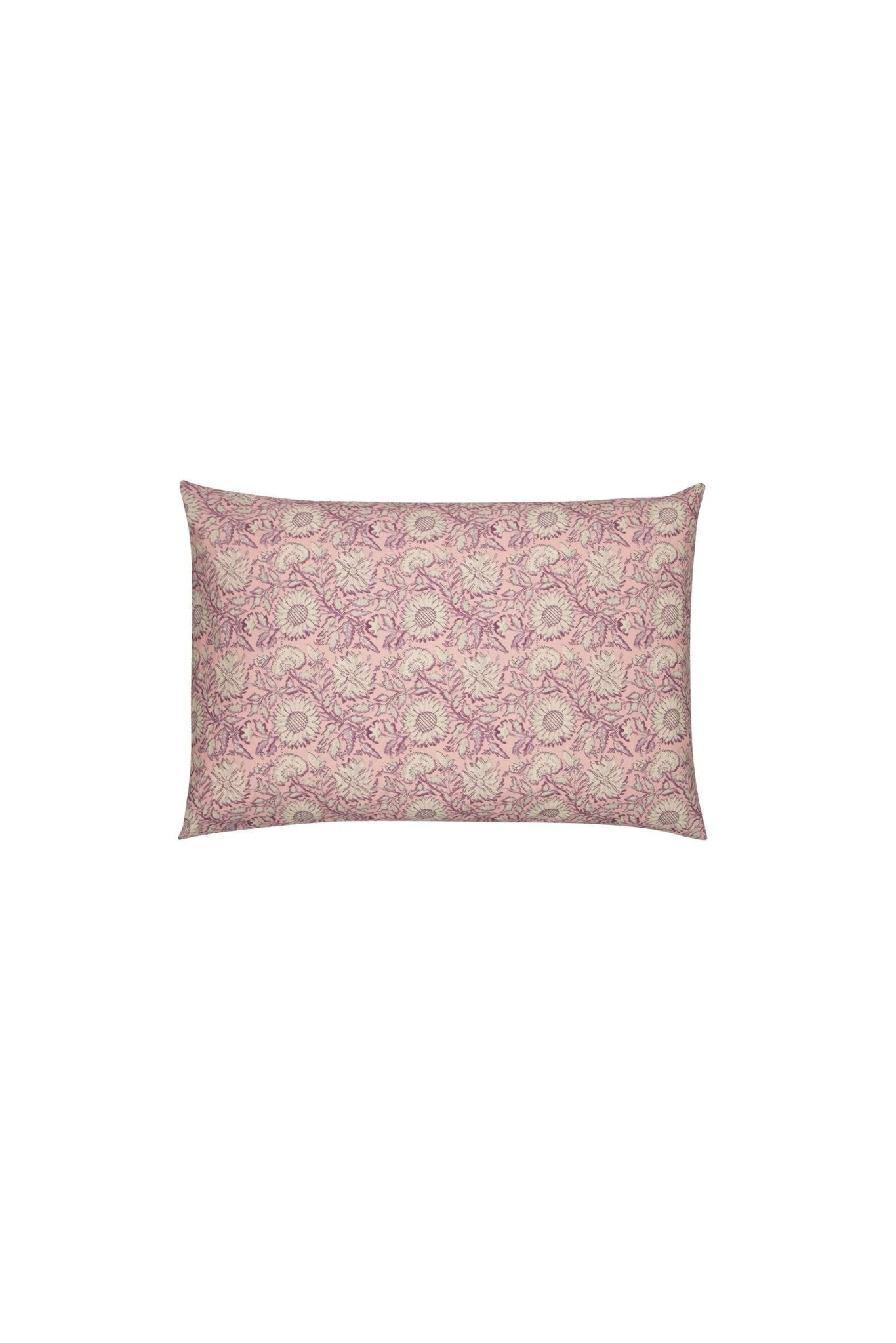 Pillow Case Valerie Pink Daisy Garden 50x70 van Louise Misha | Kids Conceptstore Le Fanfare