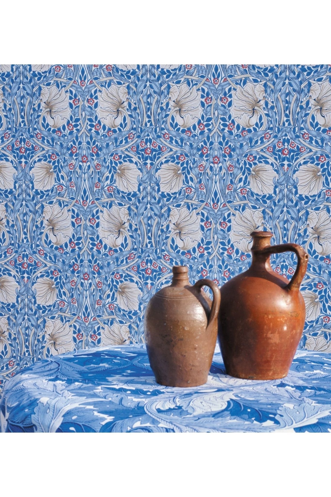 Pimpernel Wallpaper - Woad van Morris & Co | Kids Conceptstore Le Fanfare