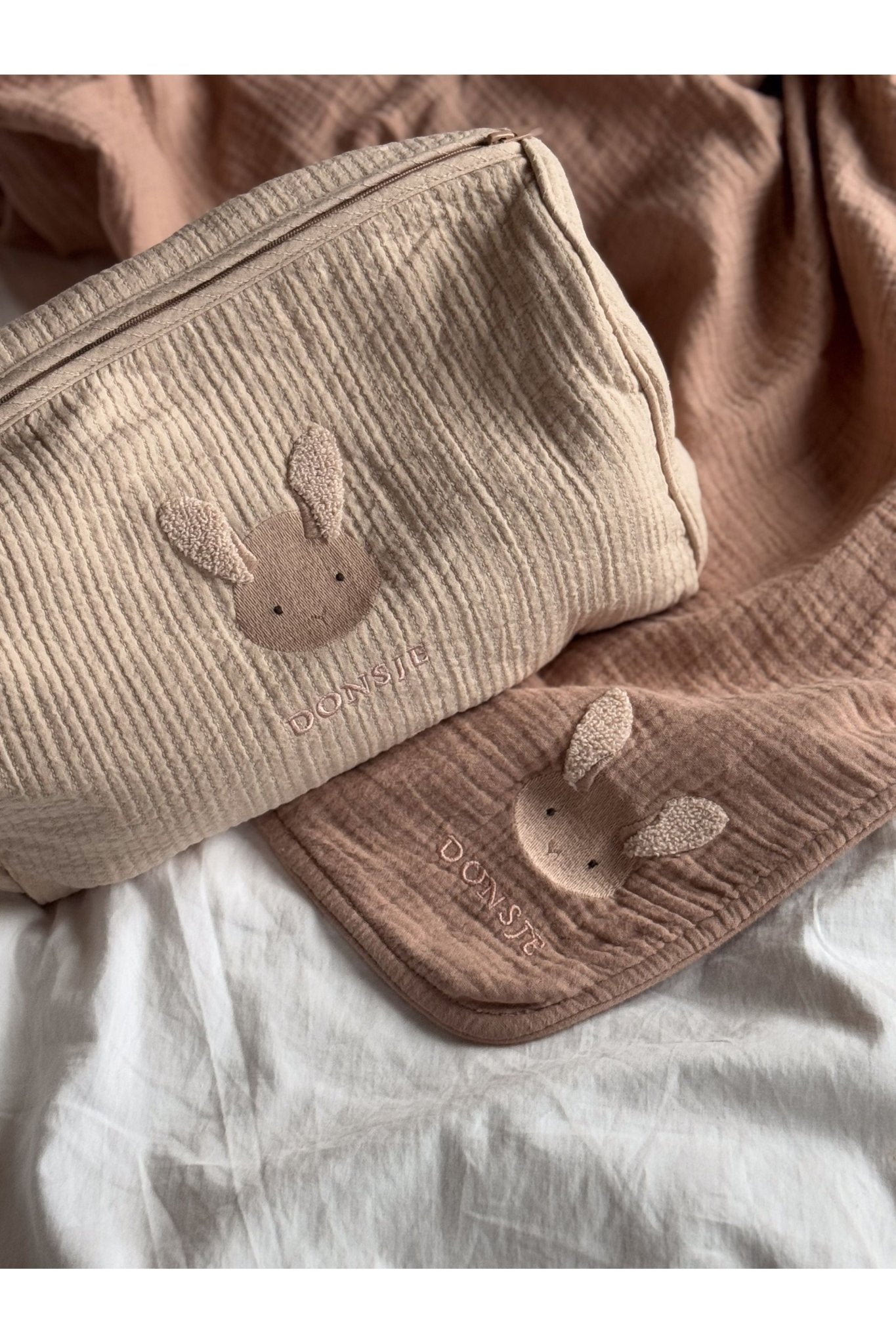 Ploekie Muslin Blanket XL - Fluffy Bunny - Rose Mocha van Donsje Amsterdam | Kids Conceptstore Le Fanfare