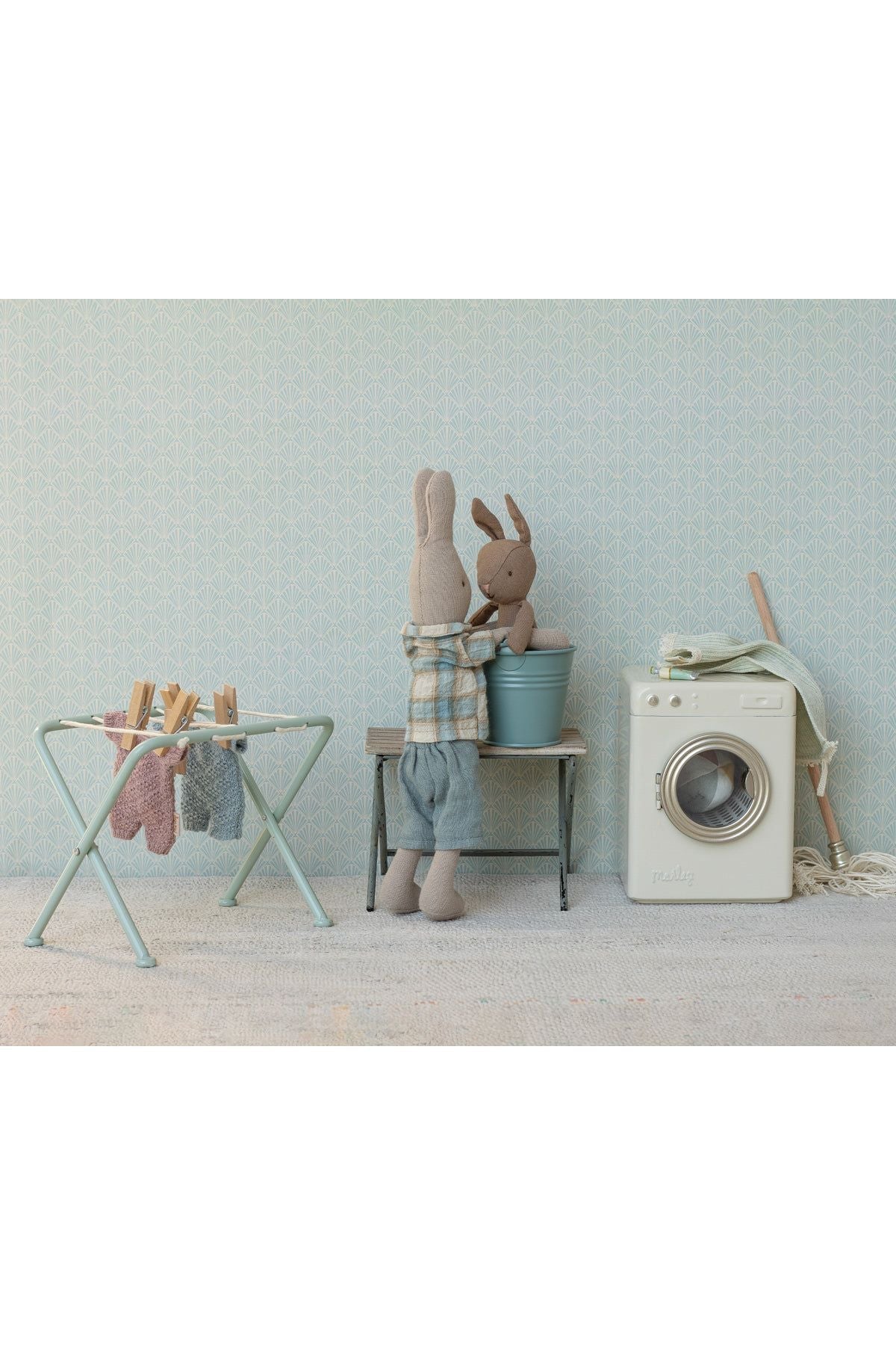 Rabbit, Micro - Brown - Blue knitted suit van Maileg | Kids Conceptstore Le Fanfare