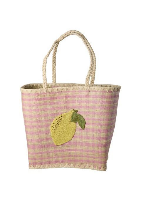 Raffia Bag with Lemon Embroidery in Pink van Rice | Kids Conceptstore Le Fanfare