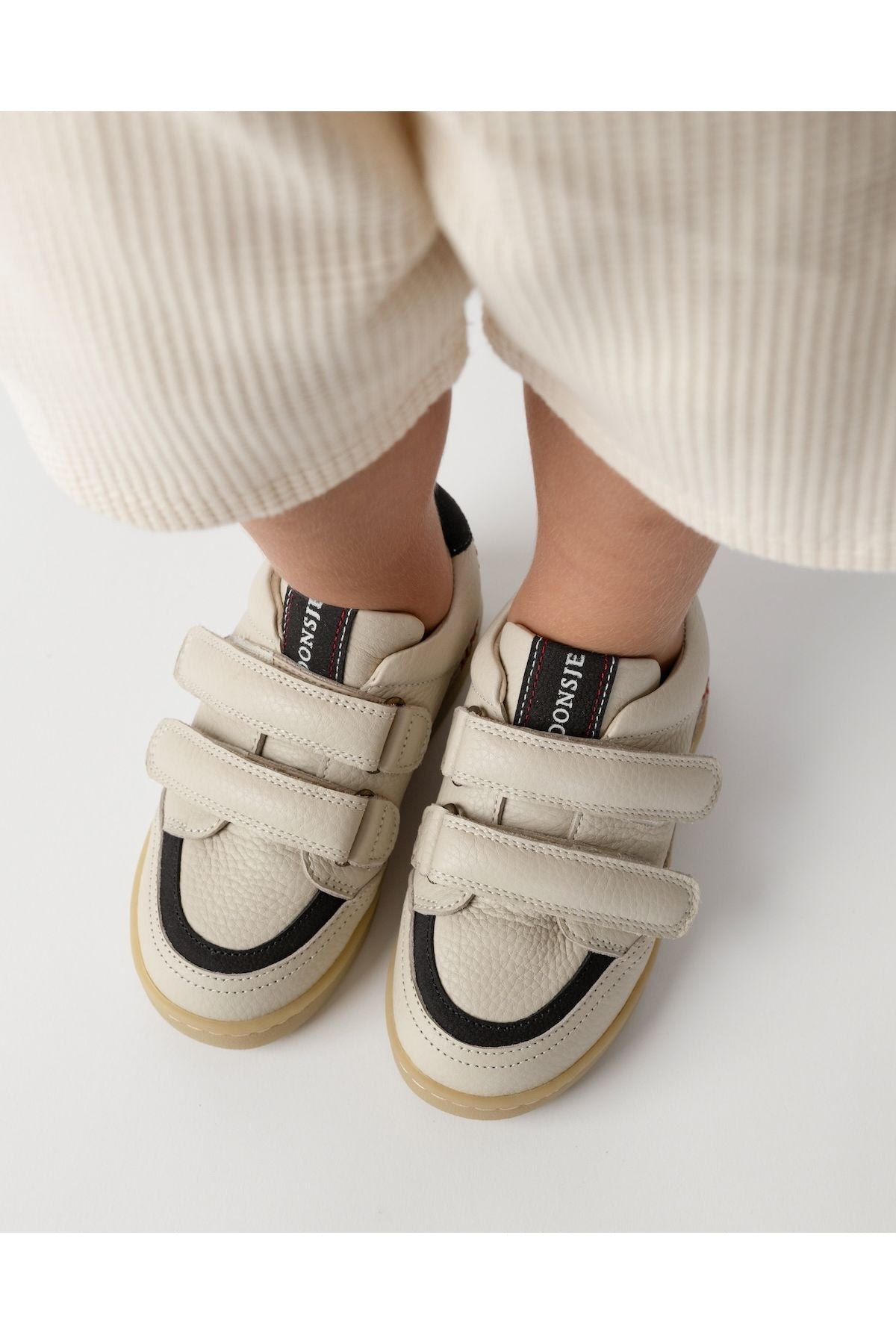 Ronan Sneakers - Off White Leather van Donsje Amsterdam | Kids Conceptstore Le Fanfare