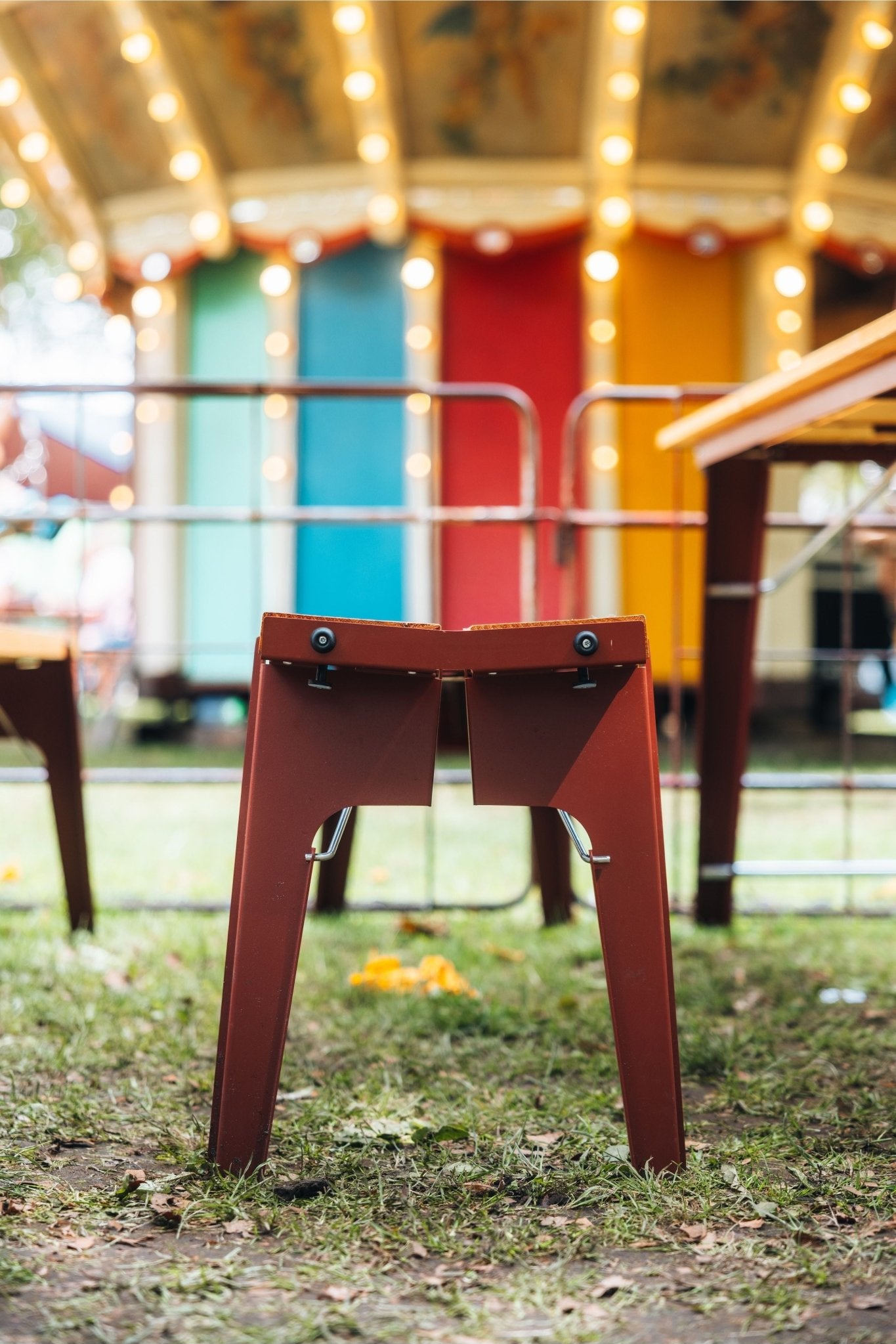 Salut Beerset - Bench - Oxide Red van Weltevree | Kids Conceptstore Le Fanfare