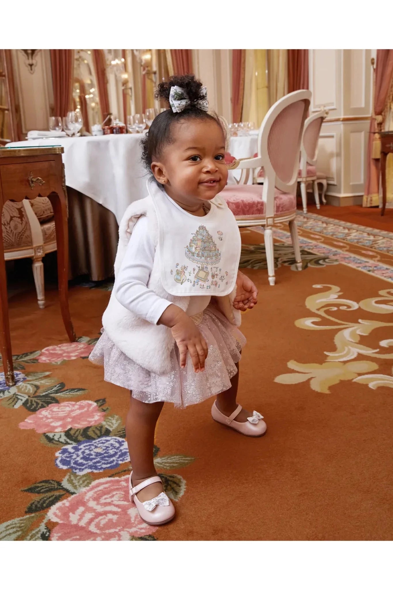 Satin Bib - Le Gateau van Atelier Choux | Kids Conceptstore Le Fanfare