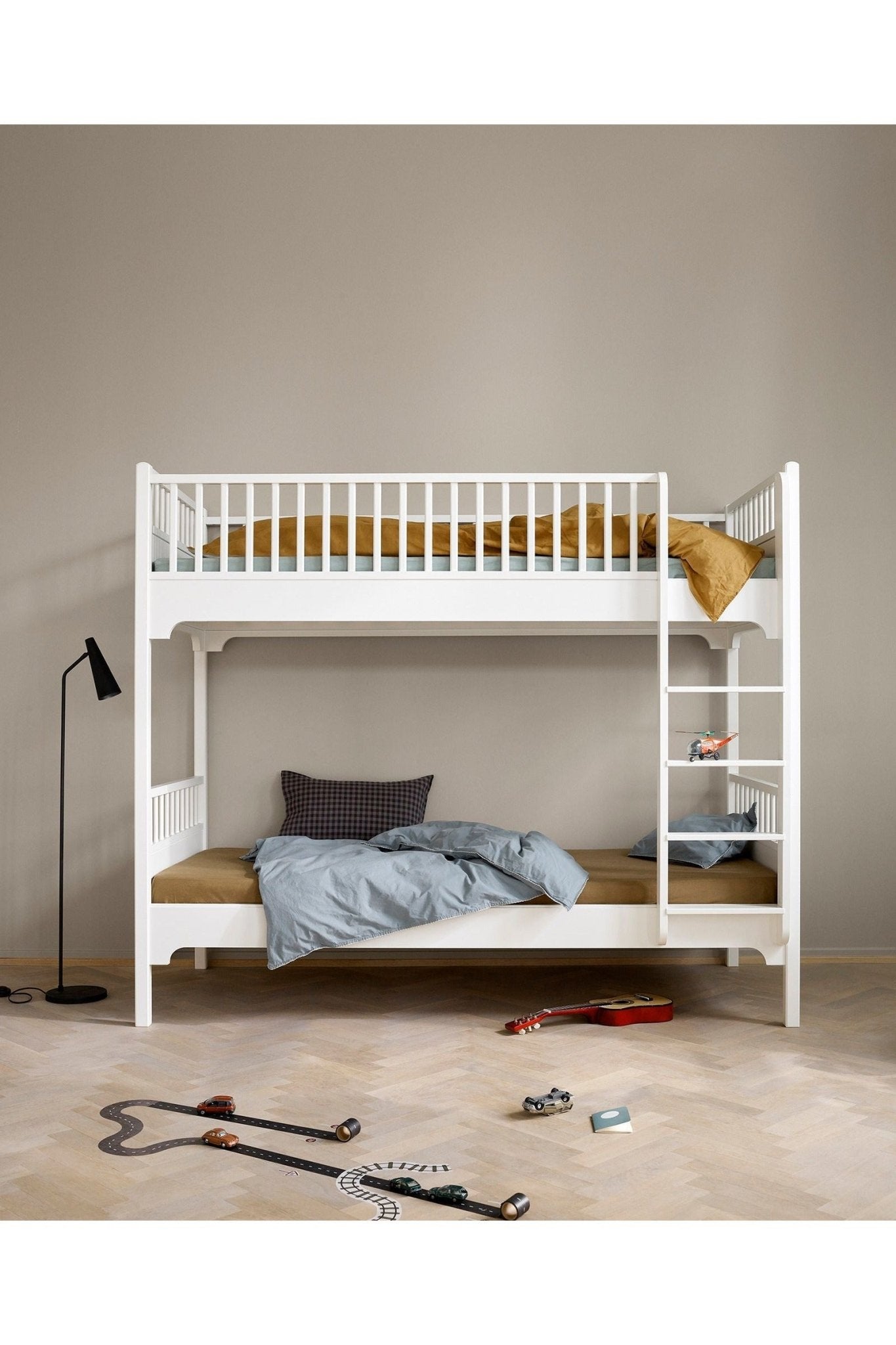 Seaside Classic bunk bed 90x200 cm w. vertical ladder van Oliver Furniture | Kids Conceptstore Le Fanfare