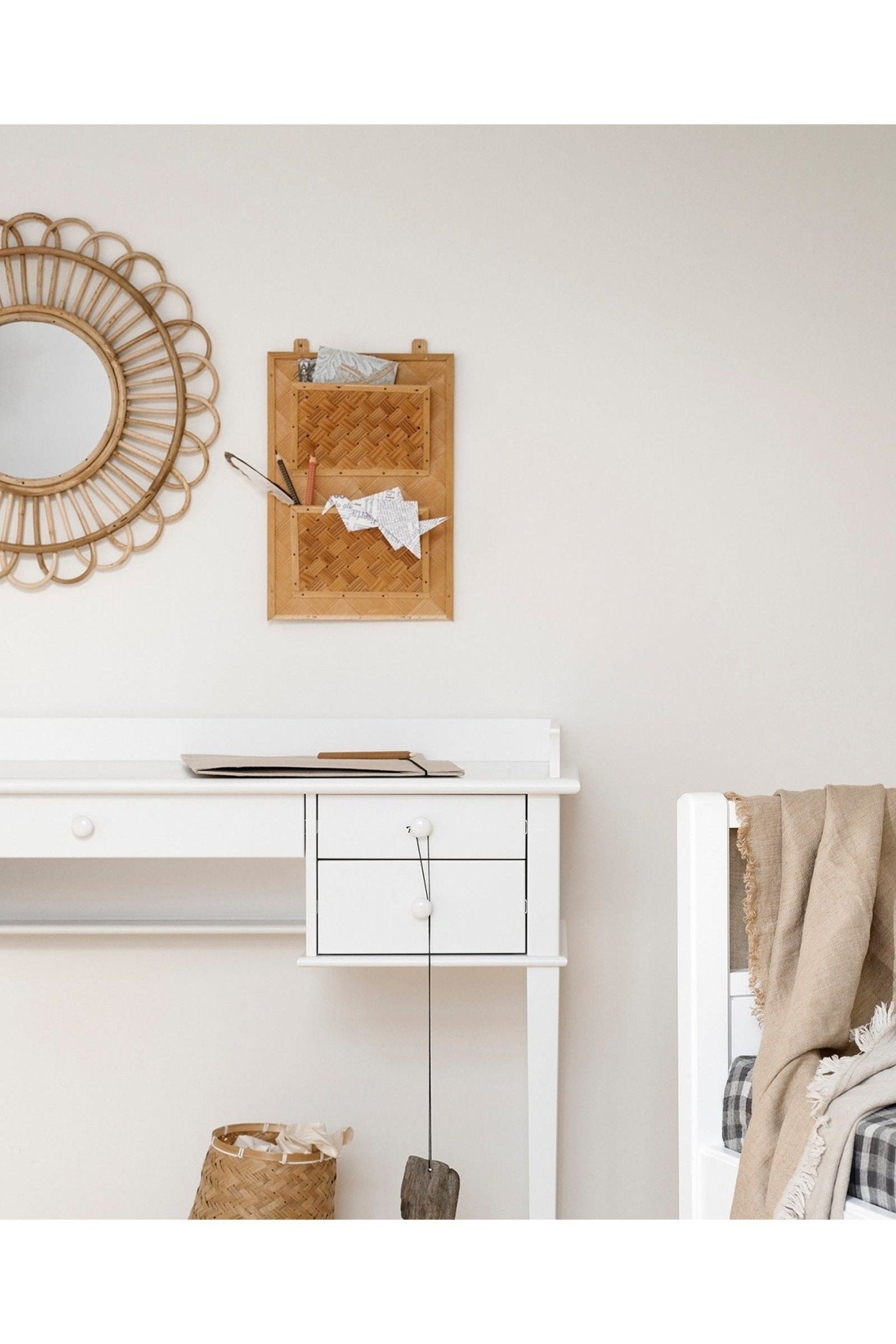 Seaside Junior office table van Oliver Furniture | Kids Conceptstore Le Fanfare