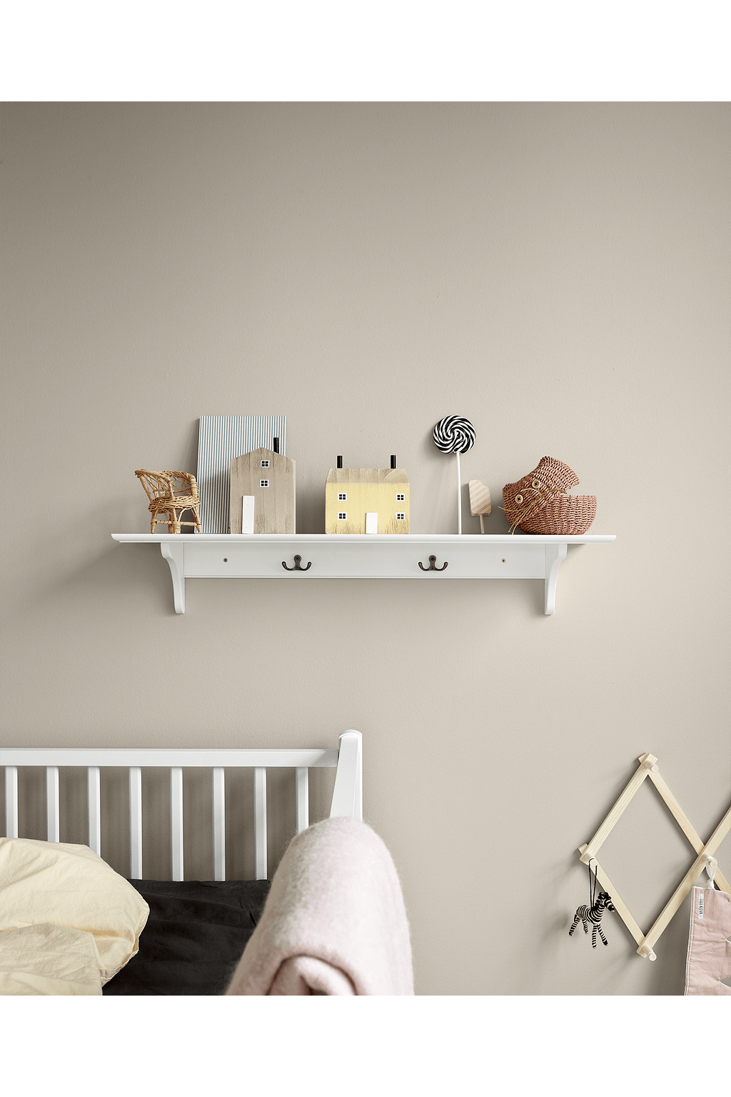 Seaside shelf with hooks, 60cm van Oliver Furniture | Kids Conceptstore Le Fanfare