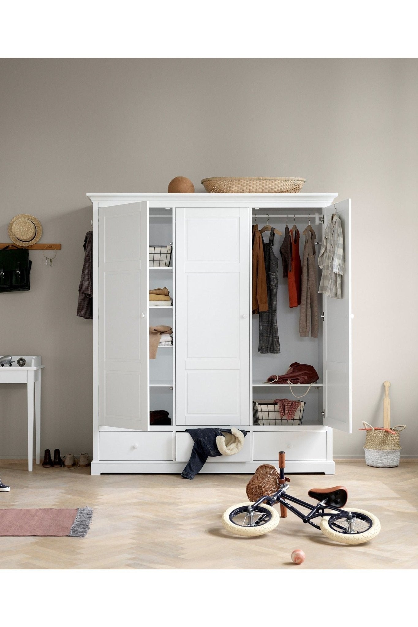 Seaside Wardrobe 3 doors van Oliver Furniture | Kids Conceptstore Le Fanfare