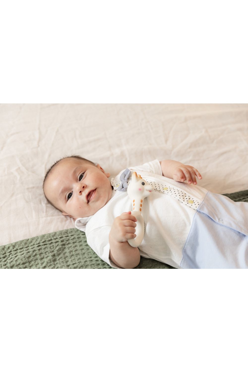 Sophie de giraf So'Pure bijtspeeltje met ring van Sophie de giraf | Kids Conceptstore Le Fanfare