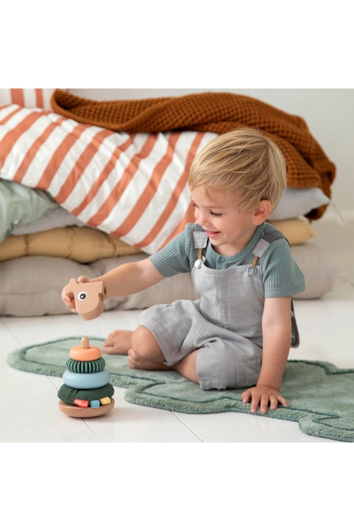 Stacking tower | Raffi - Colour mix van Done by Deer | Kids Conceptstore Le Fanfare