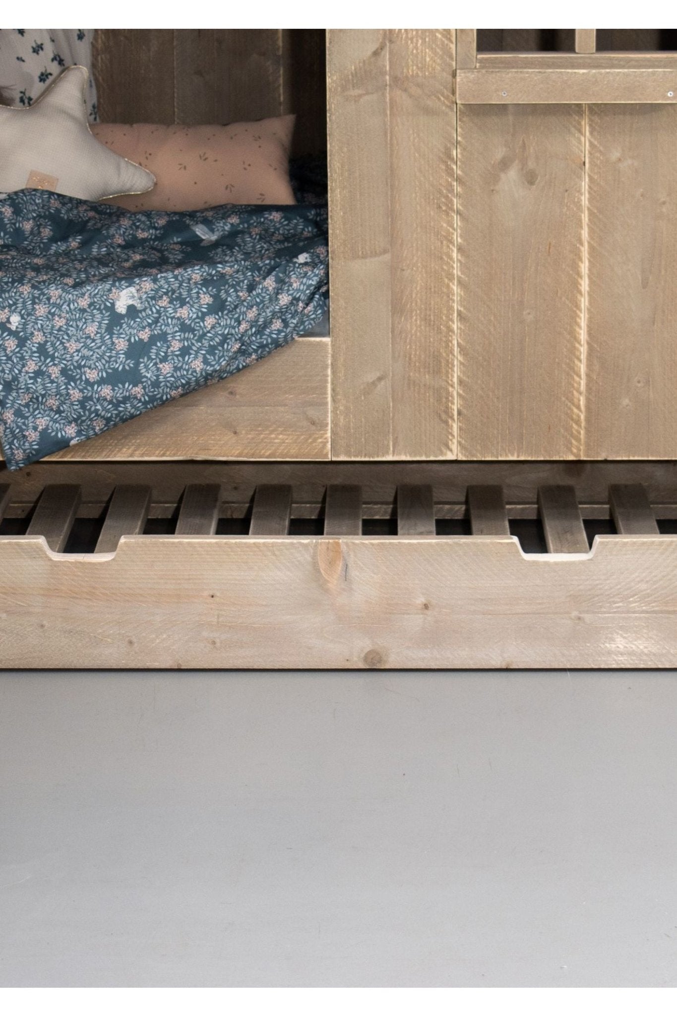 Stapelbed met trapgevel Bowie van Saartje Prum | Kids Conceptstore Le Fanfare