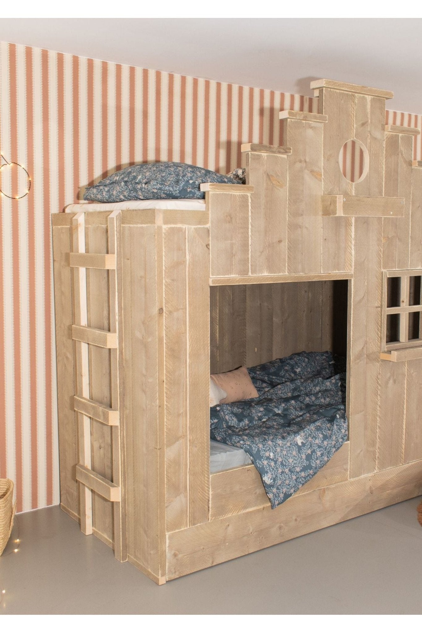 Stapelbed met trapgevel Bowie van Saartje Prum | Kids Conceptstore Le Fanfare