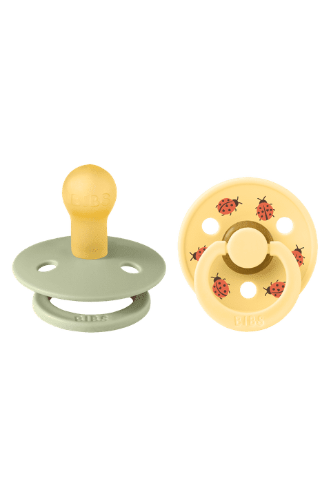 STUDIO Colour 2 Pack - round - Ladybug - Sage/Pale Butter van BIBS | Kids Conceptstore Le Fanfare