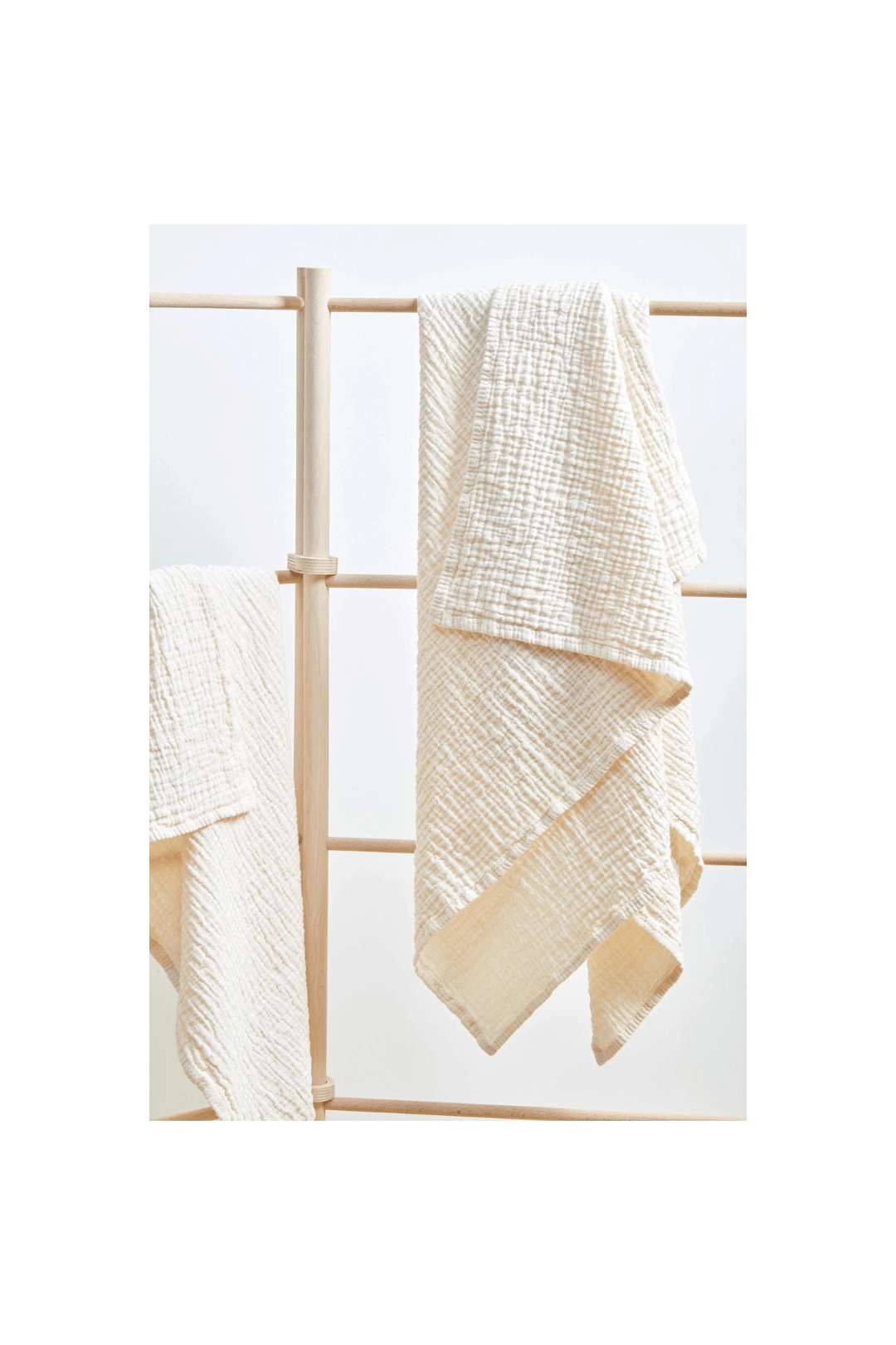 swaddle . je t aime . lavender lilac van atelier an.nur | Kids Conceptstore Le Fanfare