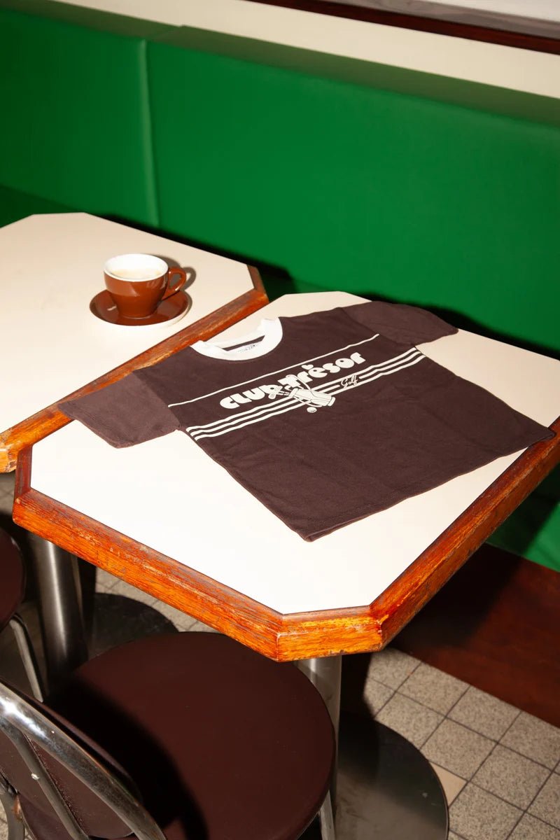 T-shirt - Golf Chocolat van Club Trésor | Kids Conceptstore Le Fanfare