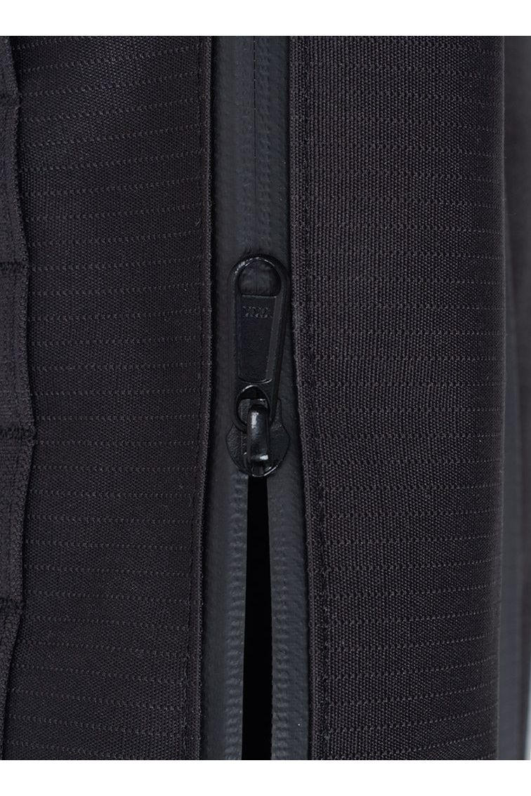 The New Bum Bag Black & Black Medium van SUSAN BIJL | Kids Conceptstore Le Fanfare