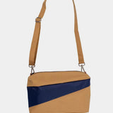 The New Bum Bag Camel & Navy Medium van SUSAN BIJL | Kids Conceptstore Le Fanfare