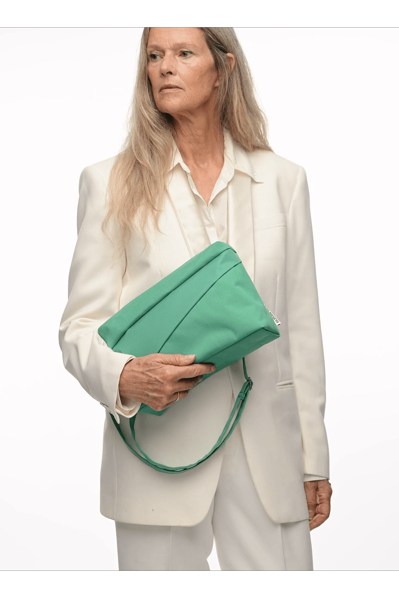 The New Bum Bag Holly Green Medium van SUSAN BIJL | Kids Conceptstore Le Fanfare