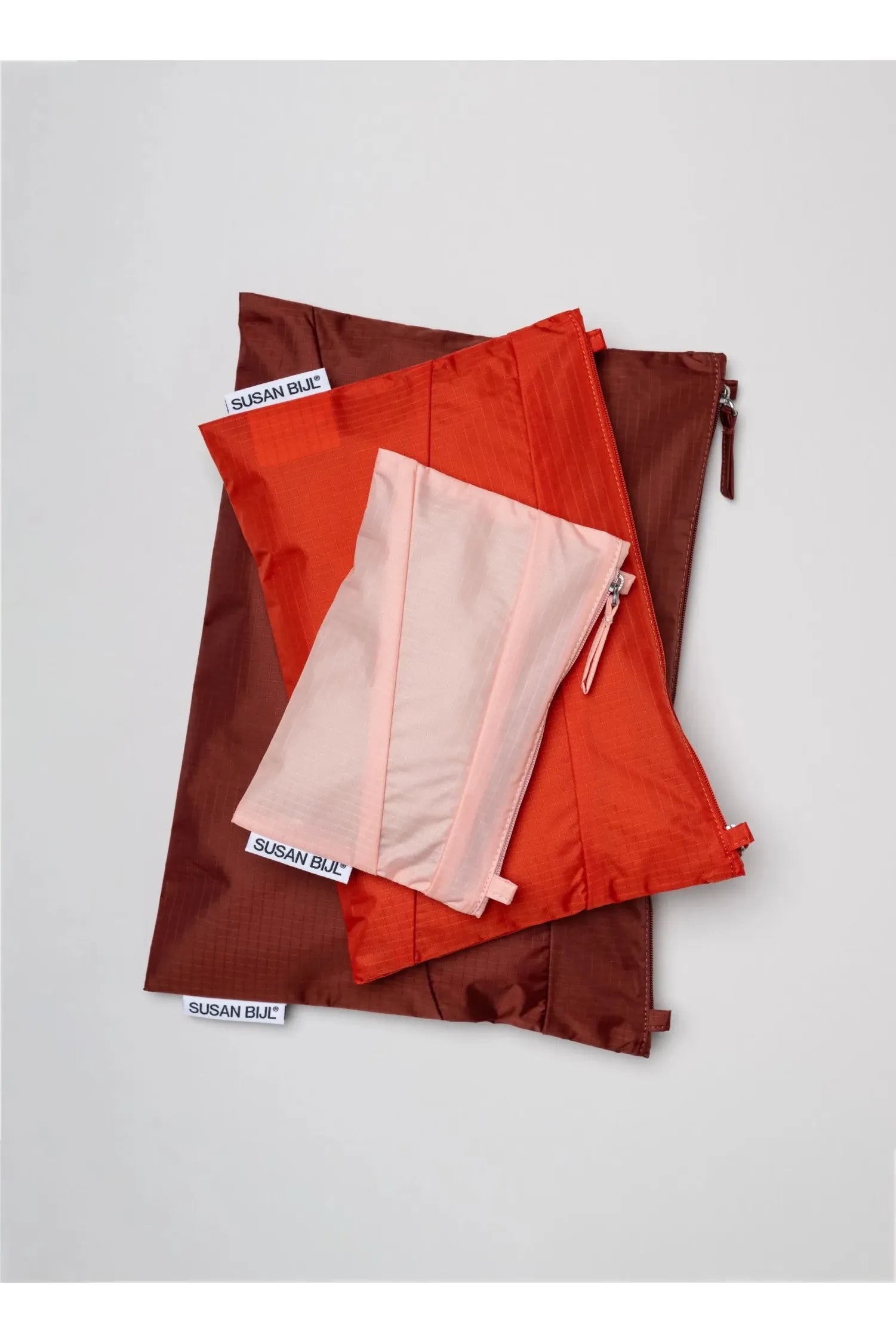 The New Pouch Anni Medium van SUSAN BIJL | Kids Conceptstore Le Fanfare