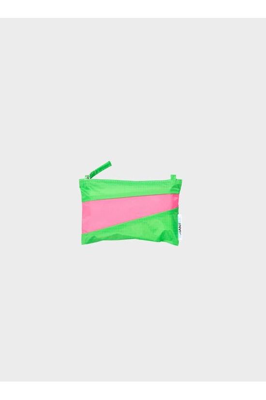 The New Pouch Greenscreen & Fluo Pink Large van SUSAN BIJL | Kids Conceptstore Le Fanfare