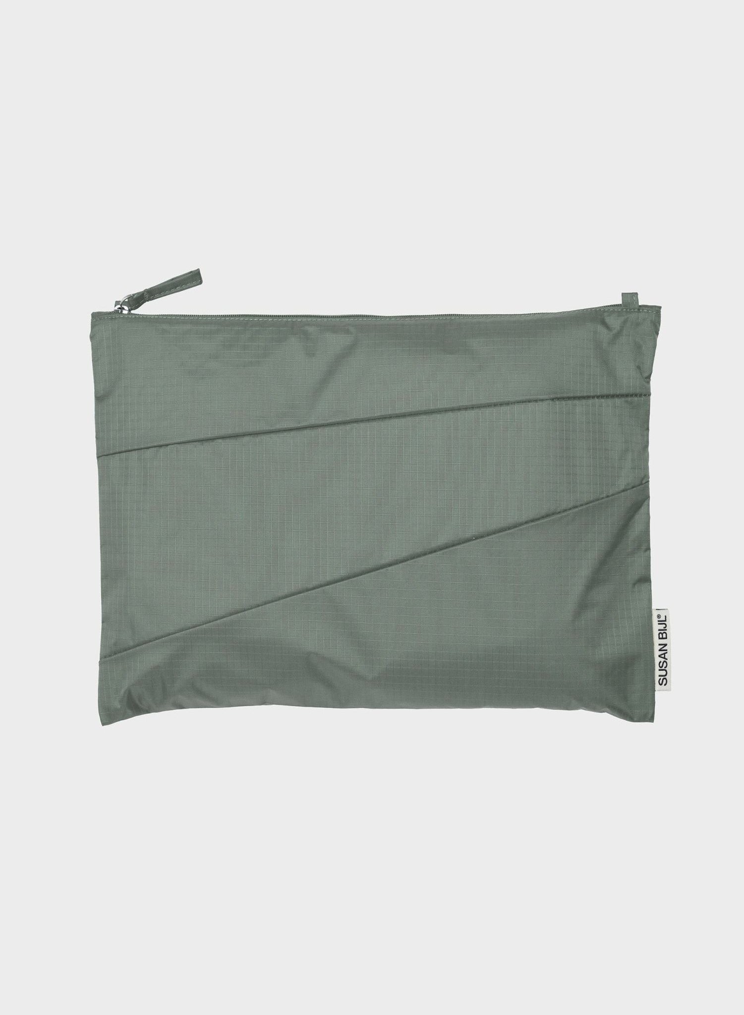 The New Pouch Grey Large van SUSAN BIJL | Kids Conceptstore Le Fanfare