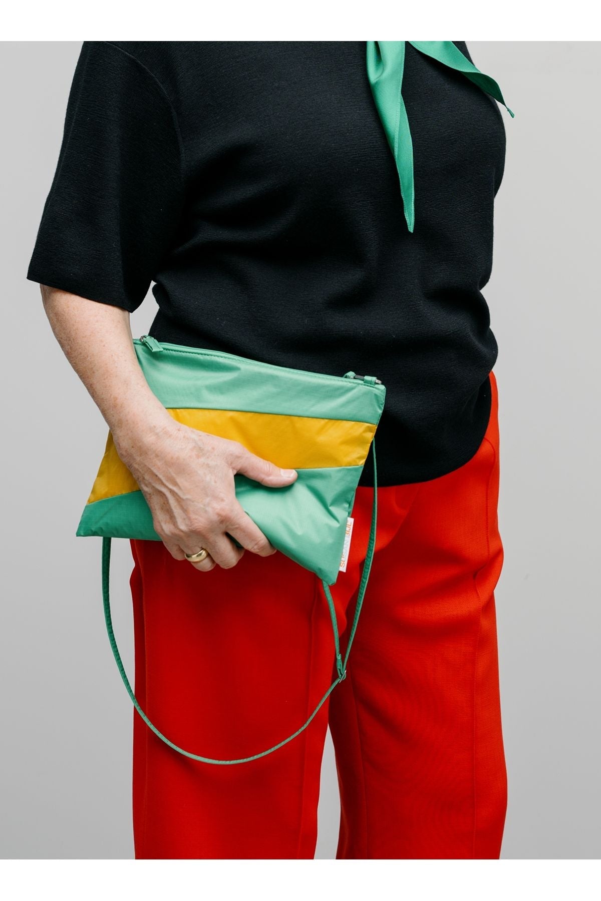 The New Pouch Holly Green & Calendula Medium van SUSAN BIJL | Kids Conceptstore Le Fanfare