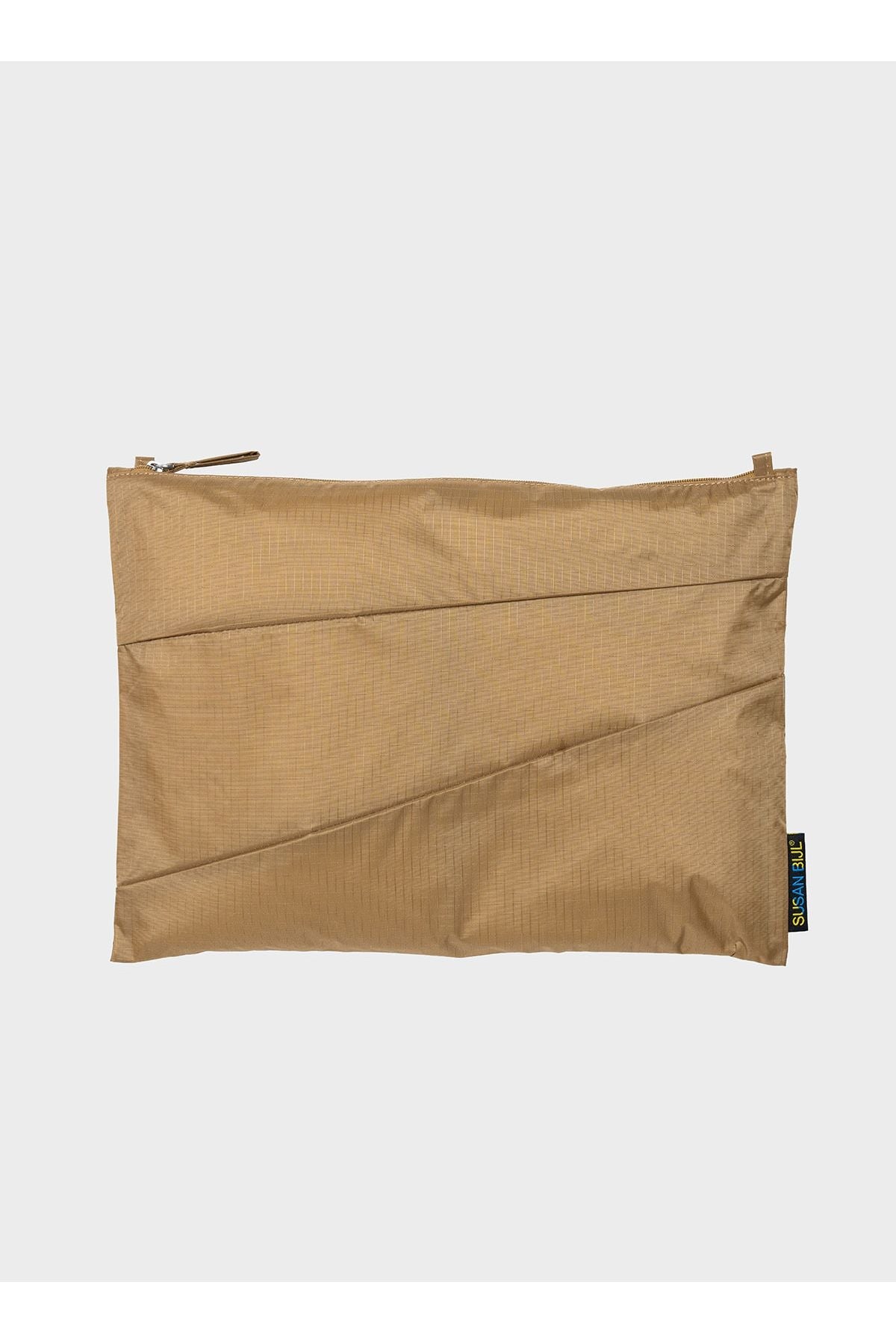 The New Pouch Mono Camel Large van SUSAN BIJL | Kids Conceptstore Le Fanfare