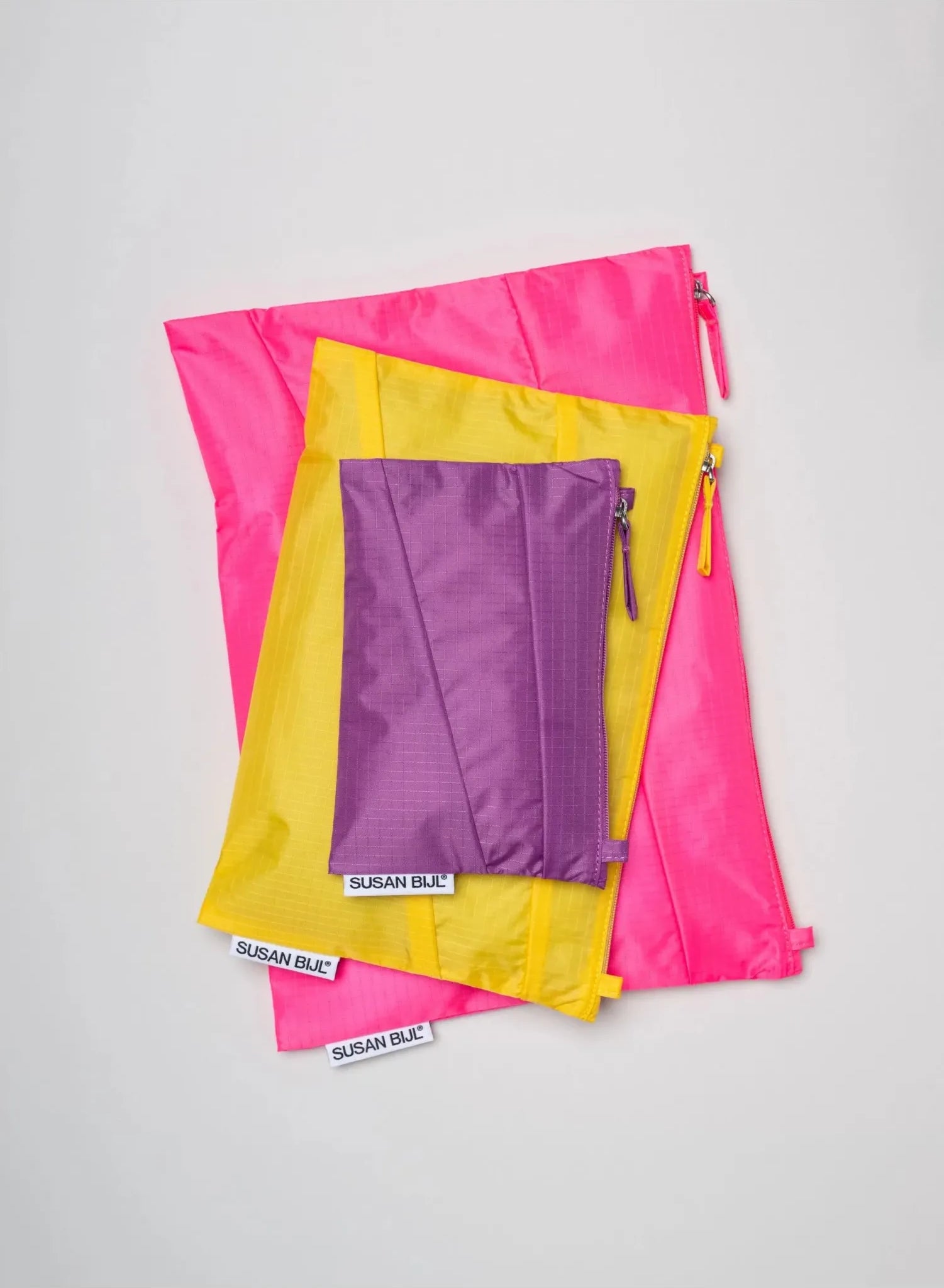 The New Pouch Sailor Yellow Medium van SUSAN BIJL | Kids Conceptstore Le Fanfare