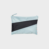 The New Pouch Surf Spray & Black Medium van SUSAN BIJL | Kids Conceptstore Le Fanfare