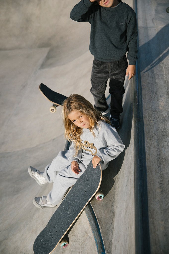 Theos - Double Jersey - Dark Bronze Logo van MarMar Copenhagen | Kids Conceptstore Le Fanfare