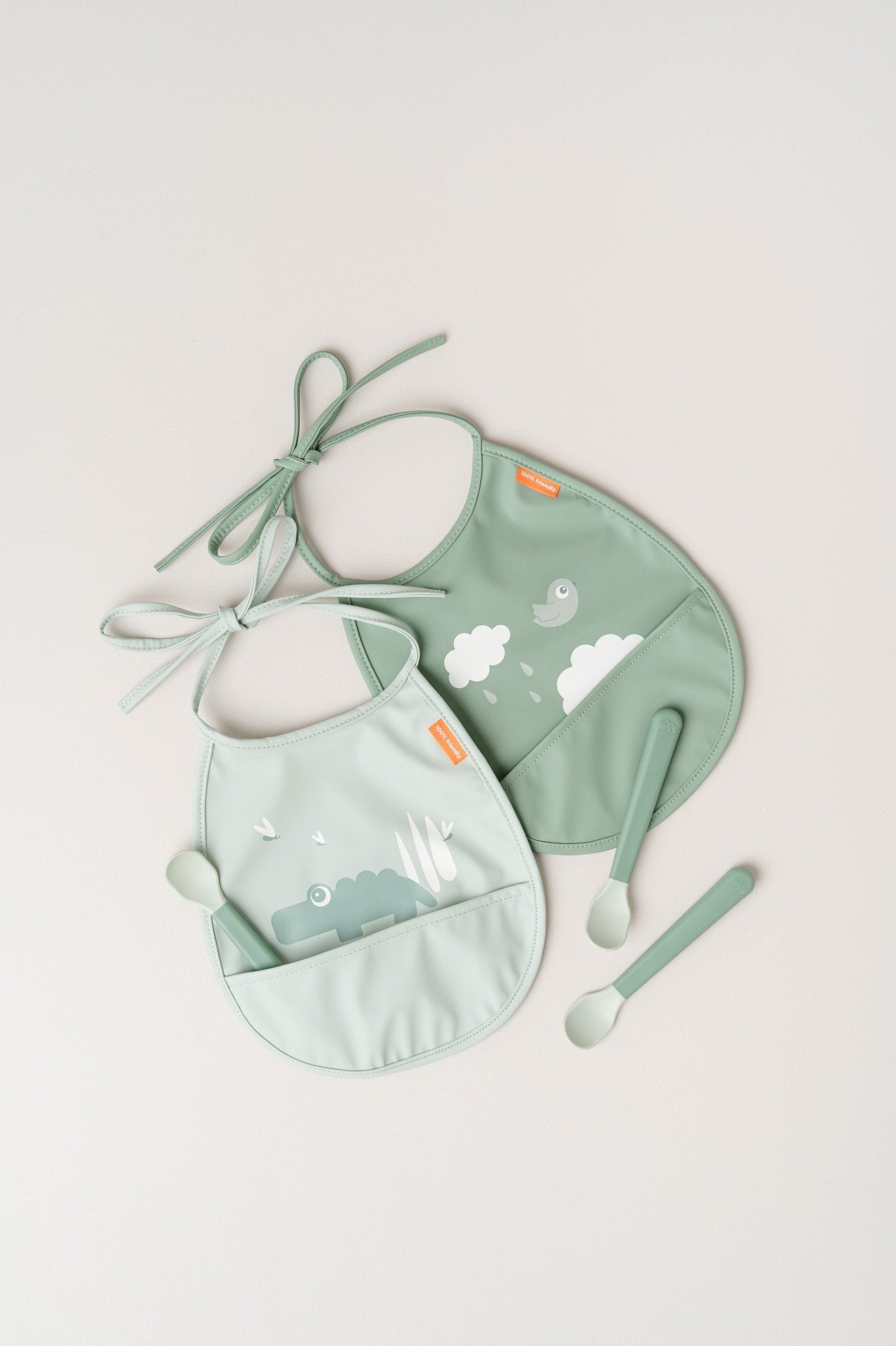 Tiny pocket bib 2-pack | Croco - Green van Done by Deer | Kids Conceptstore Le Fanfare