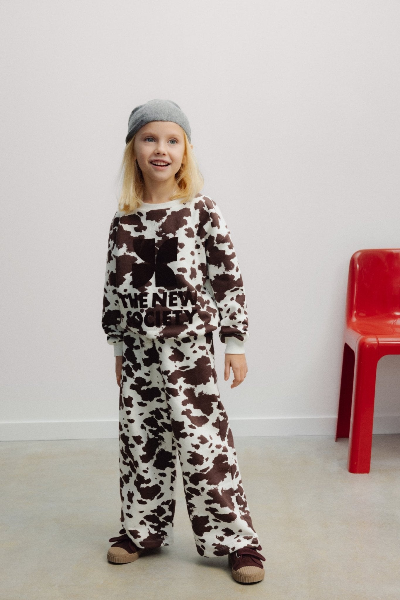 TNS Logo Jogging Cow Print van The New Society | Kids Conceptstore Le Fanfare