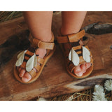 Tuti Sky Bee - Camel Classic Leather van Donsje Amsterdam | Kids Conceptstore Le Fanfare