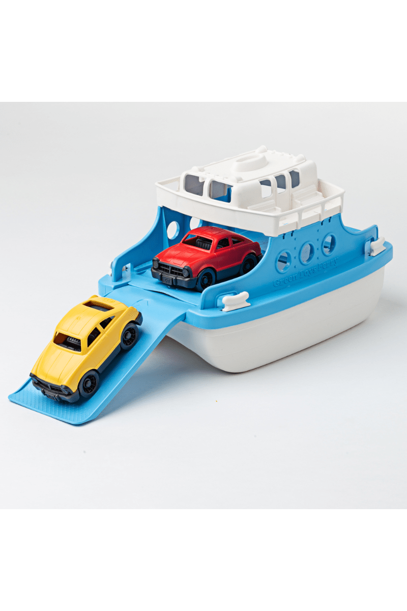 Veerboot met auto's - blauw/wit van Green Toys | Kids Conceptstore Le Fanfare