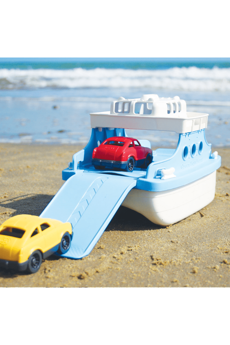 Veerboot met auto's - blauw/wit van Green Toys | Kids Conceptstore Le Fanfare