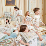 Velour Cushion - Monceau Mansion van Atelier Choux | Kids Conceptstore Le Fanfare