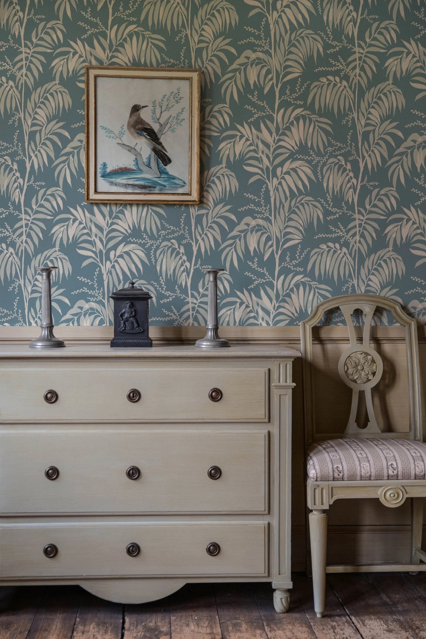 Wallpaper Casablanca Afternoon - Smokey Blue van Långelid / von Brömssen | Kids Conceptstore Le Fanfare