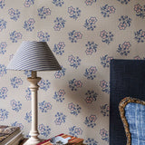 Wallpaper Edelweiss - Coral Sand van Långelid / von Brömssen | Kids Conceptstore Le Fanfare
