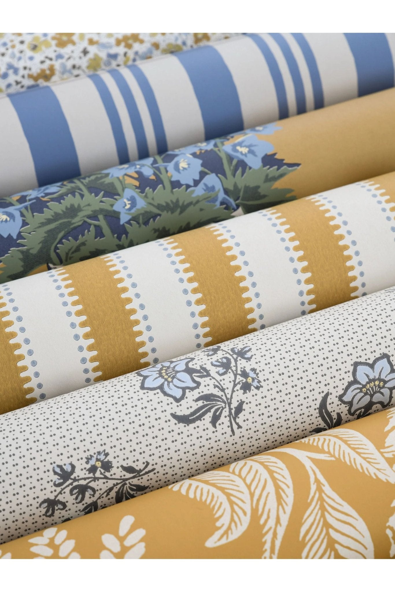 Wallpaper Edelweiss - Pearl Blue van Långelid / von Brömssen | Kids Conceptstore Le Fanfare