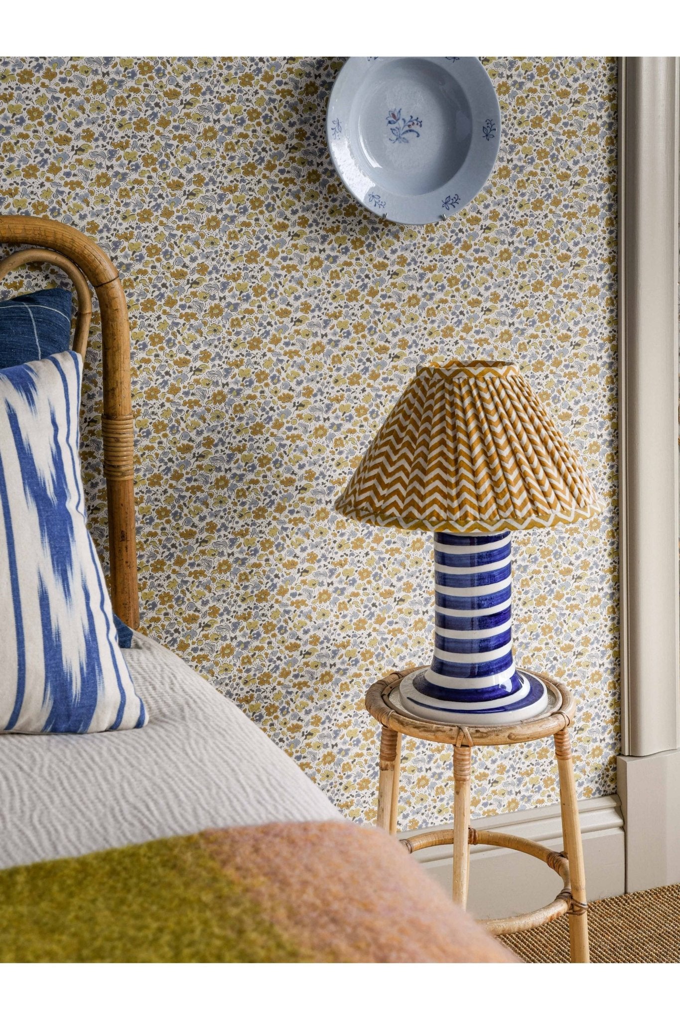 Wallpaper Floral Dance - Amber van Långelid / von Brömssen | Kids Conceptstore Le Fanfare